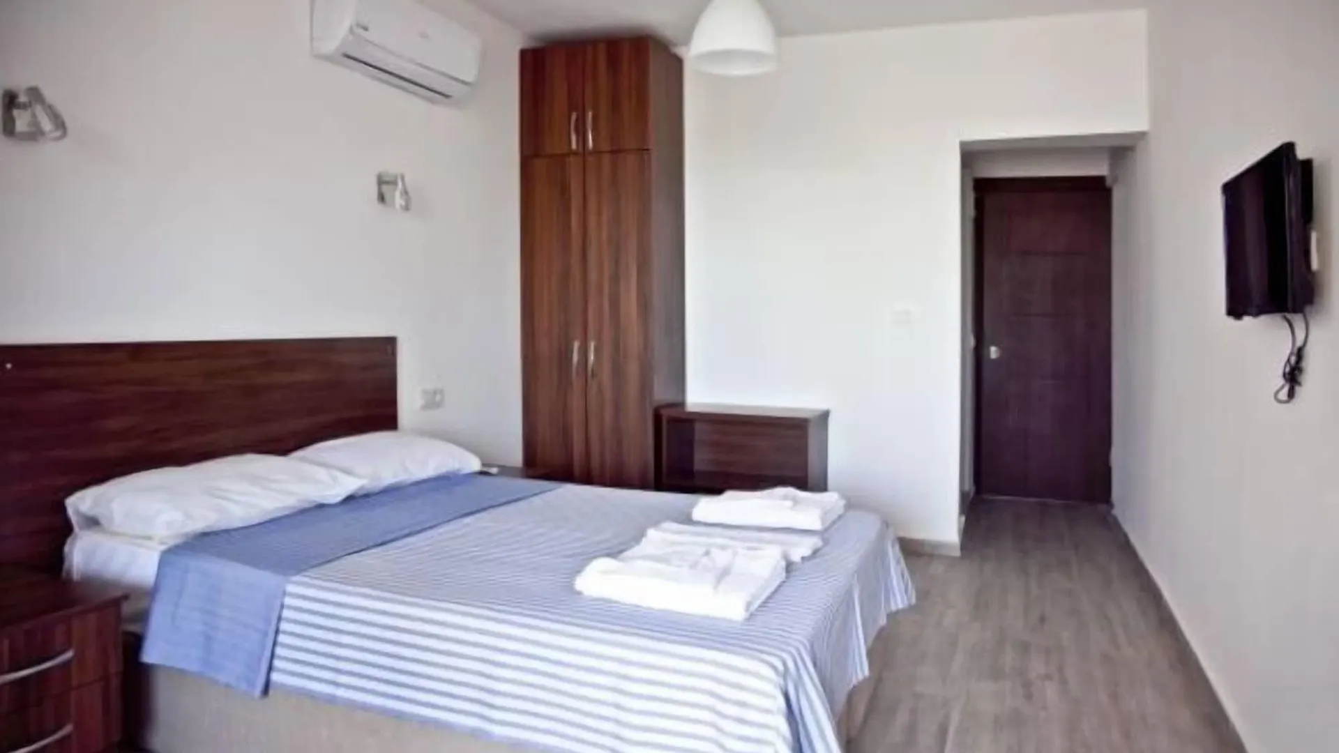 ** Konukevi Şahin Motel&Restaurant Yalıçiftlik Türkiye