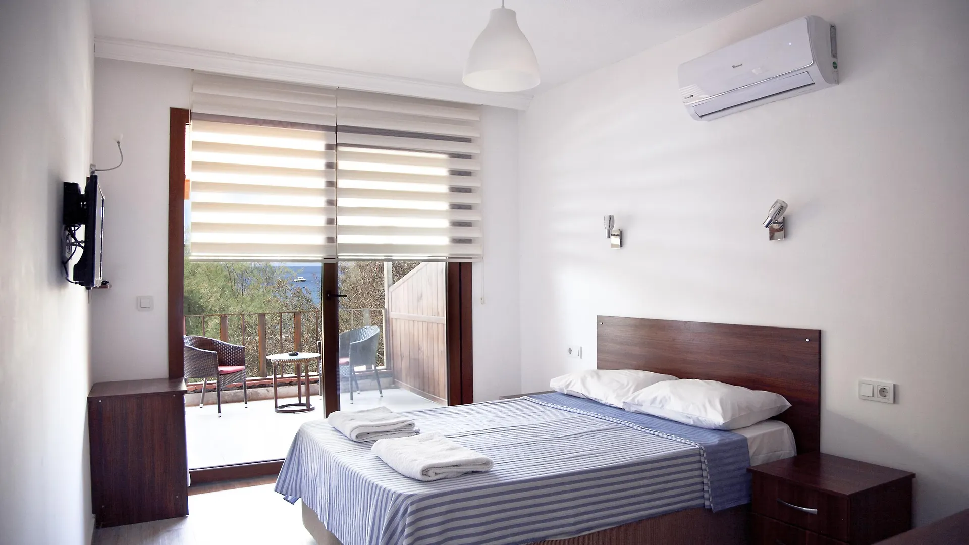 ** Konukevi Şahin Motel&Restaurant Yalıçiftlik Türkiye