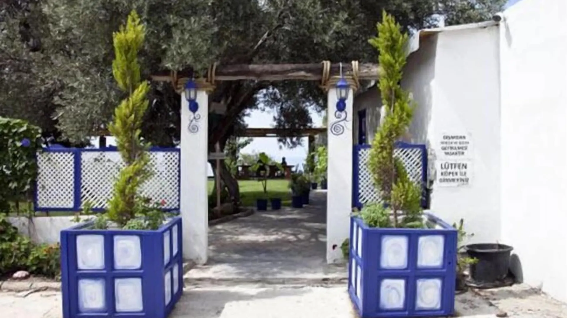 Şahin Motel&Restaurant Yalıçiftlik Konukevi